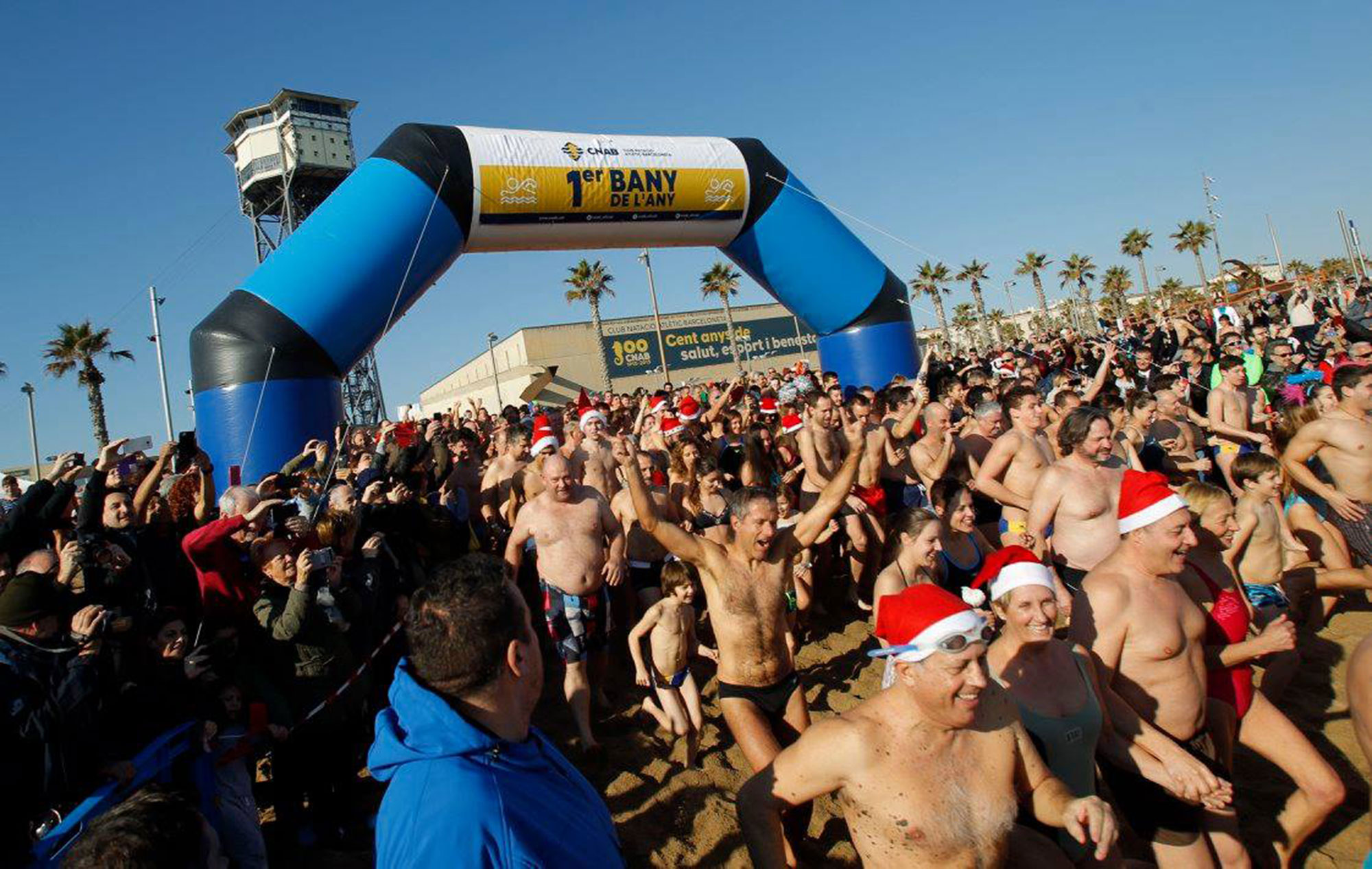 Club Natació Atlètic Barceloneta-Primer bany de l'any